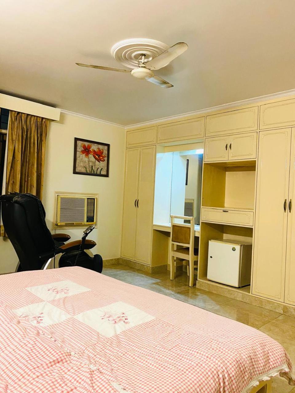 Hotel Mayur Deluxe มีรัท ภายนอก รูปภาพ